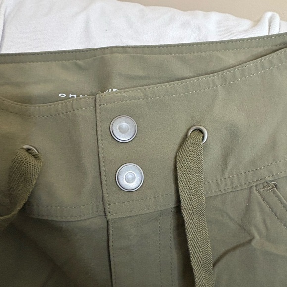 Columbia Green Omni Shield Advanced Repellency Roll-up Legs Pants 4 Short Boot - Picture 2 of 3